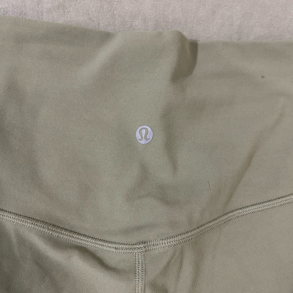 Shorts - Picture 3 of 5